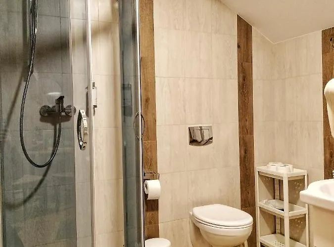 Na Szlaku Nocleg ze śniadaniem *